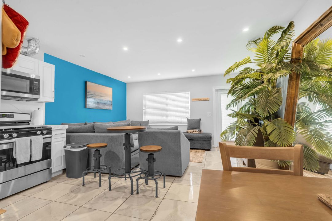 For Sale: $140,000 (1 beds, 1 baths, 550 Square Feet)