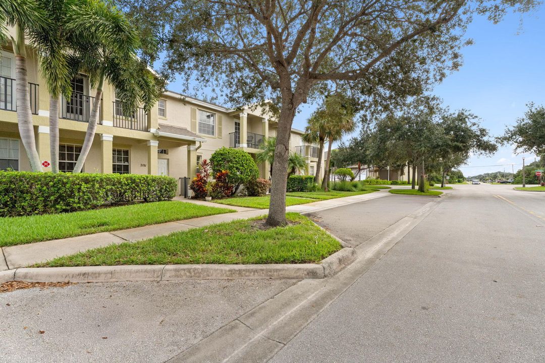 For Sale: $266,000 (3 beds, 2 baths, 1378 Square Feet)