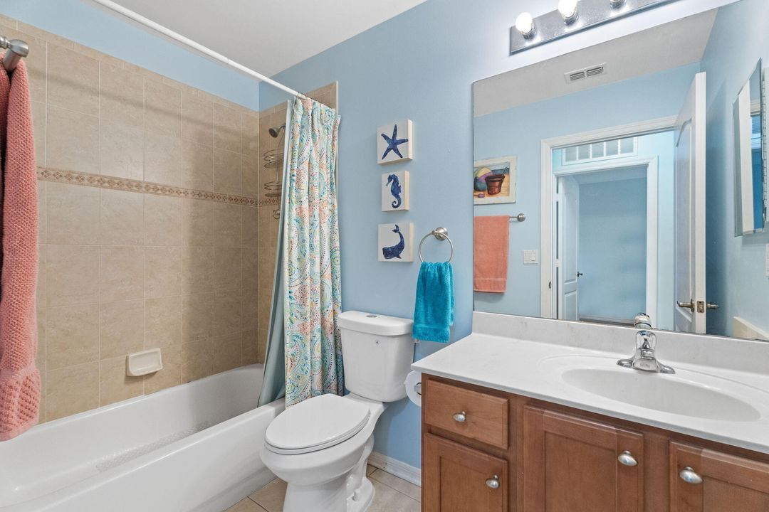 For Sale: $266,000 (3 beds, 2 baths, 1378 Square Feet)