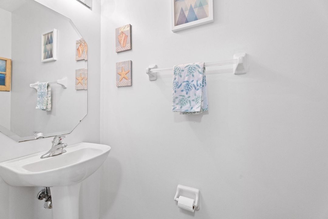 For Sale: $266,000 (3 beds, 2 baths, 1378 Square Feet)