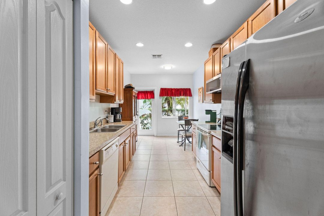 For Sale: $266,000 (3 beds, 2 baths, 1378 Square Feet)