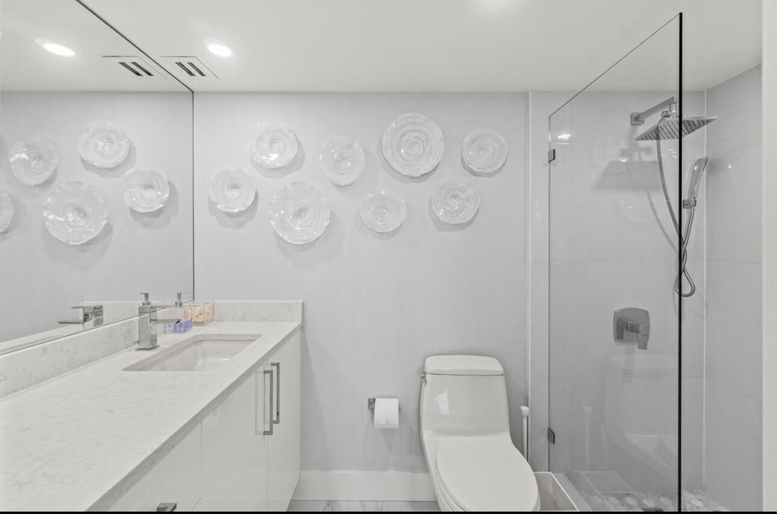 合同活跃: $281,999 (2 贝兹, 2 浴室, 1200 平方英尺)