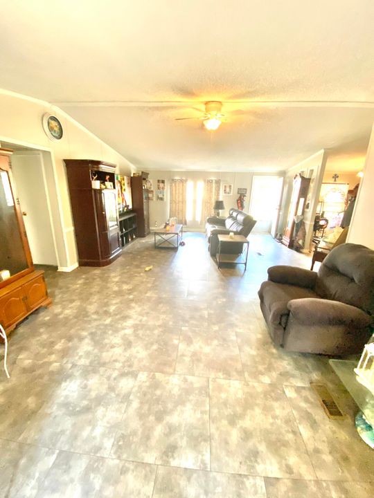 For Sale: $129,900 (3 beds, 2 baths, 1626 Square Feet)