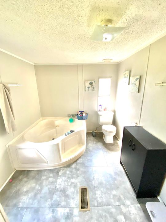 For Sale: $129,900 (3 beds, 2 baths, 1626 Square Feet)