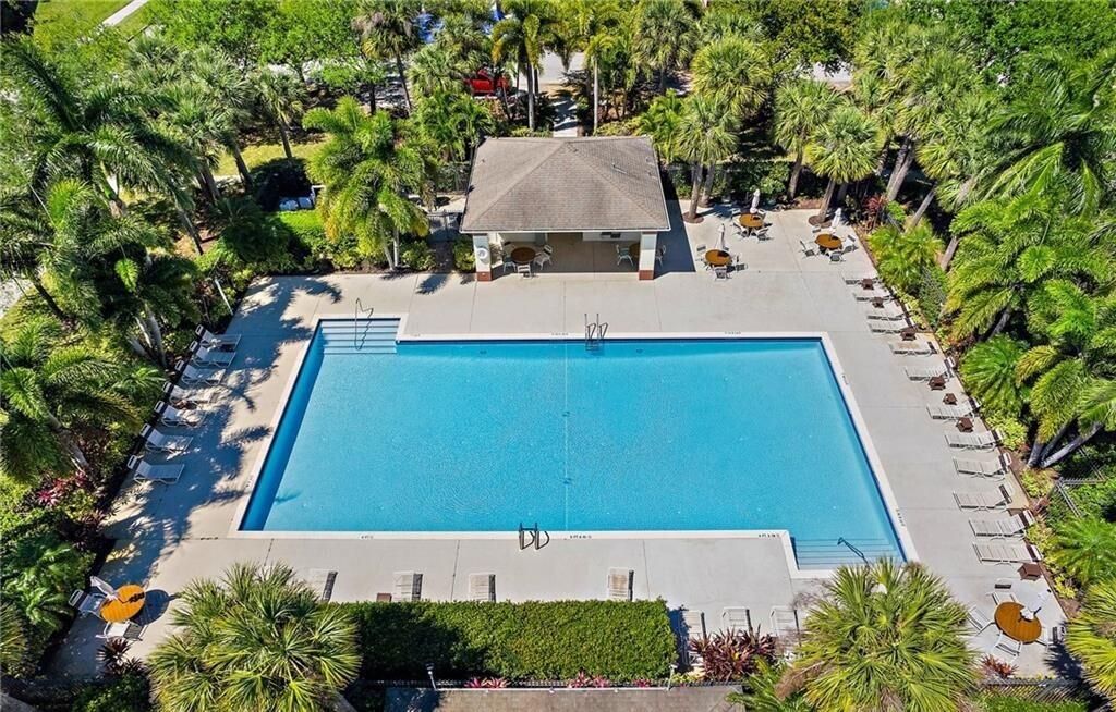 For Sale: $266,000 (3 beds, 2 baths, 1378 Square Feet)