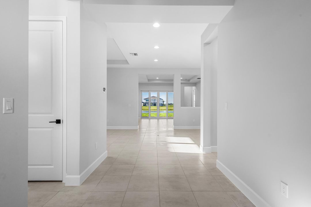 Active With Contract: $3,500 (3 beds, 3 baths, 2041 Square Feet)