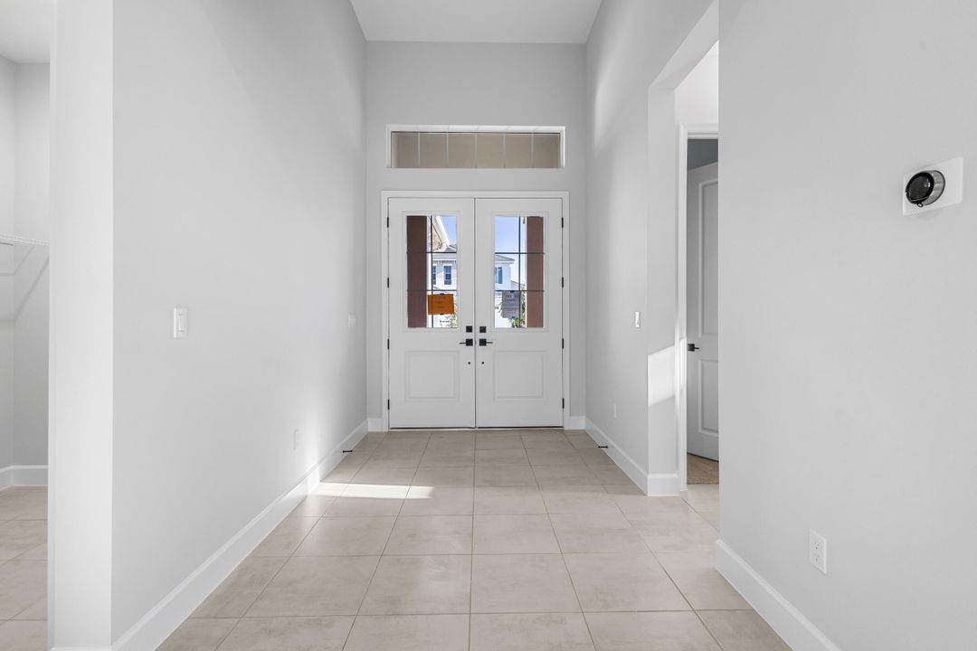 Active With Contract: $3,500 (3 beds, 3 baths, 2041 Square Feet)