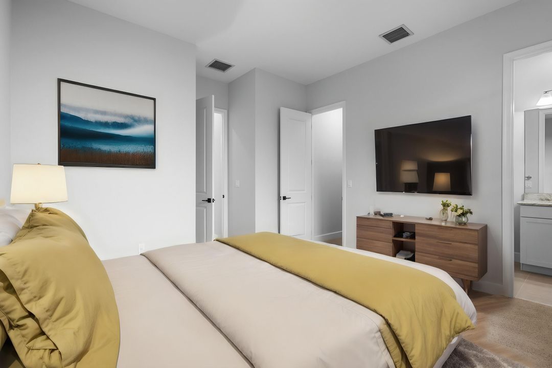 Active With Contract: $3,500 (3 beds, 3 baths, 2041 Square Feet)