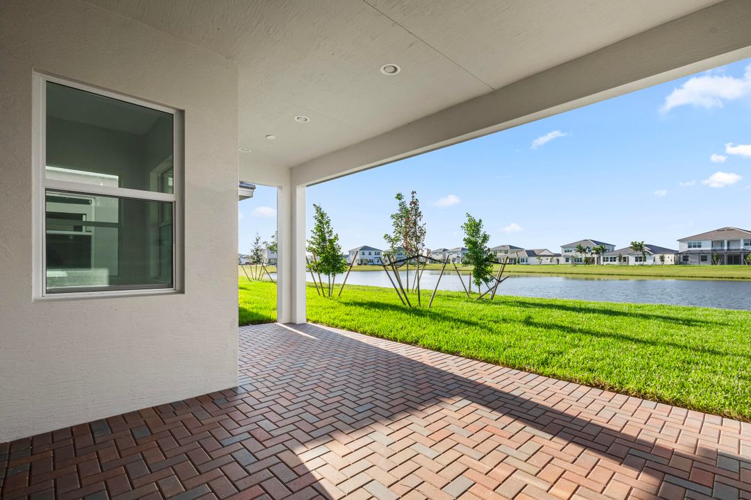 Active With Contract: $3,500 (3 beds, 3 baths, 2041 Square Feet)