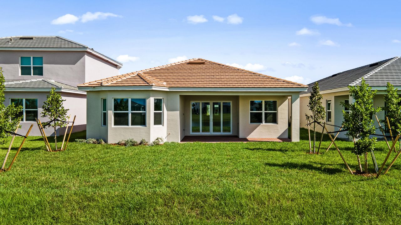 Active With Contract: $3,500 (3 beds, 3 baths, 2041 Square Feet)