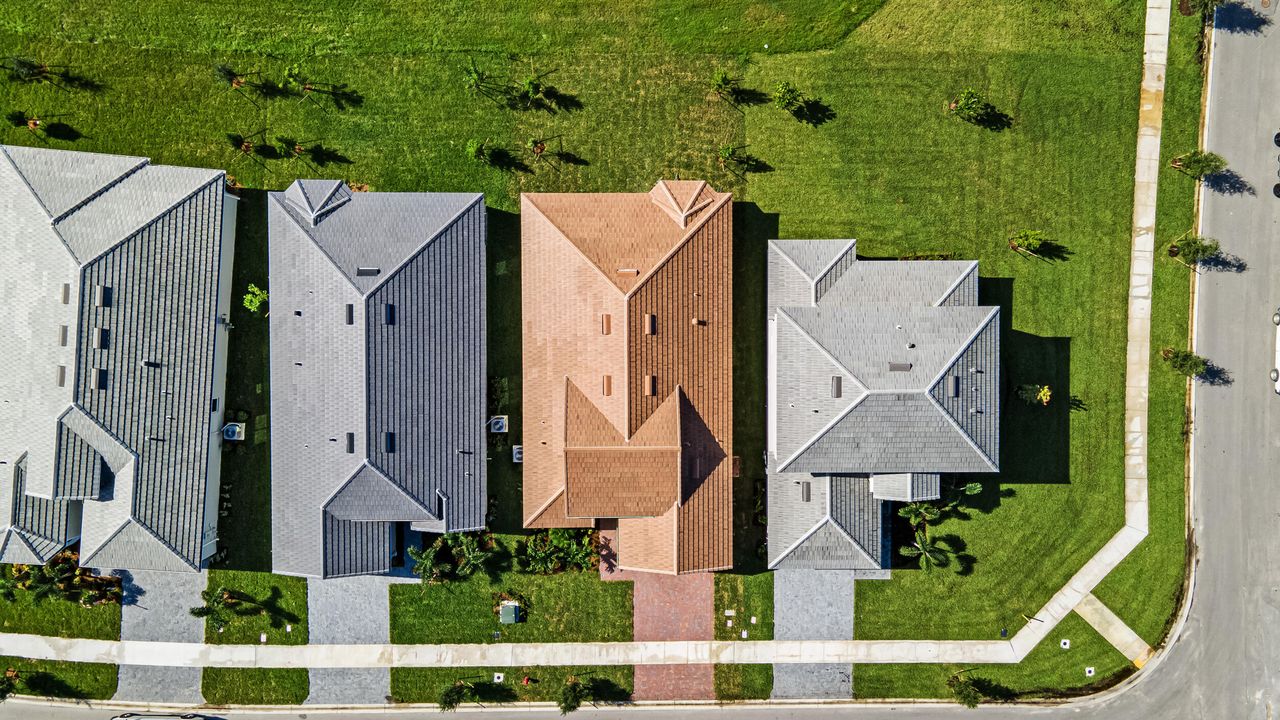 Active With Contract: $3,500 (3 beds, 3 baths, 2041 Square Feet)