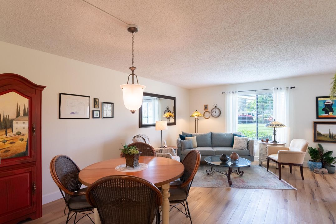 For Sale: $218,500 (2 beds, 2 baths, 1186 Square Feet)