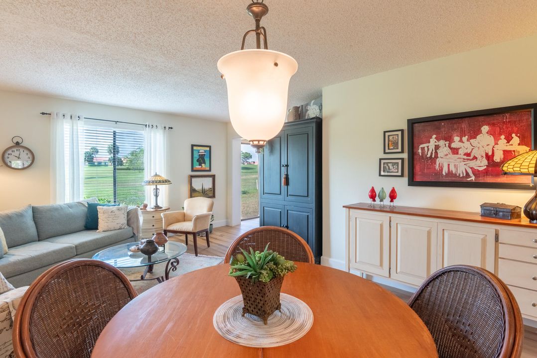 For Sale: $218,500 (2 beds, 2 baths, 1186 Square Feet)