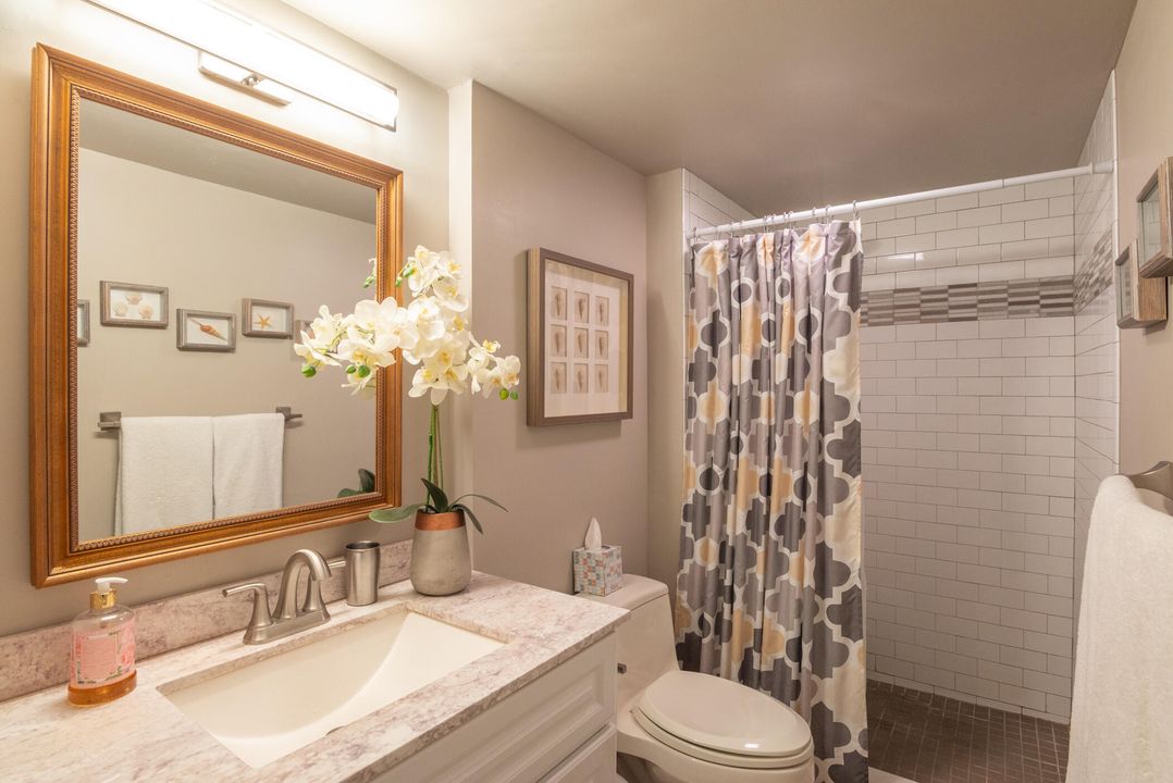 For Sale: $218,500 (2 beds, 2 baths, 1186 Square Feet)