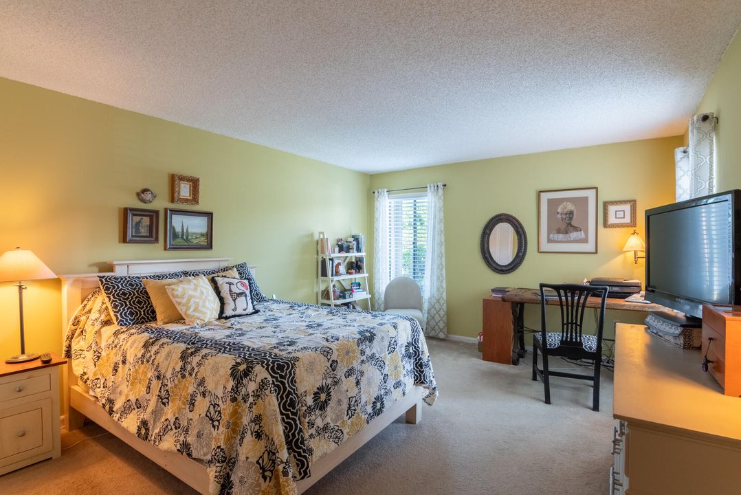 For Sale: $218,500 (2 beds, 2 baths, 1186 Square Feet)