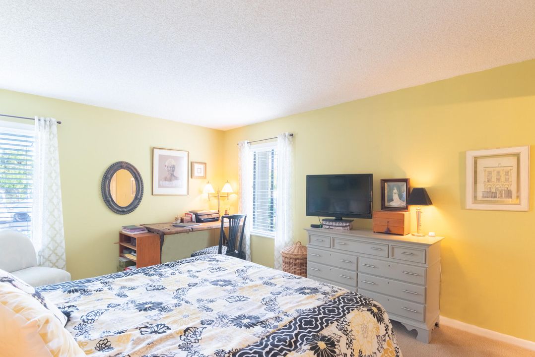 For Sale: $218,500 (2 beds, 2 baths, 1186 Square Feet)