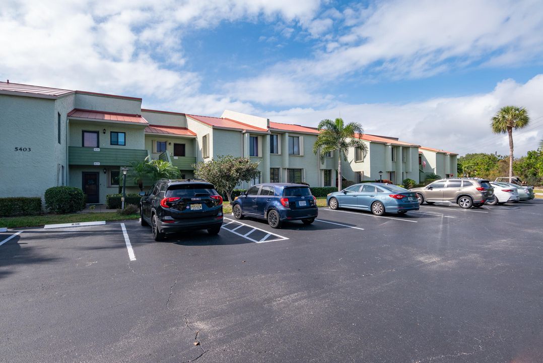 For Sale: $218,500 (2 beds, 2 baths, 1186 Square Feet)