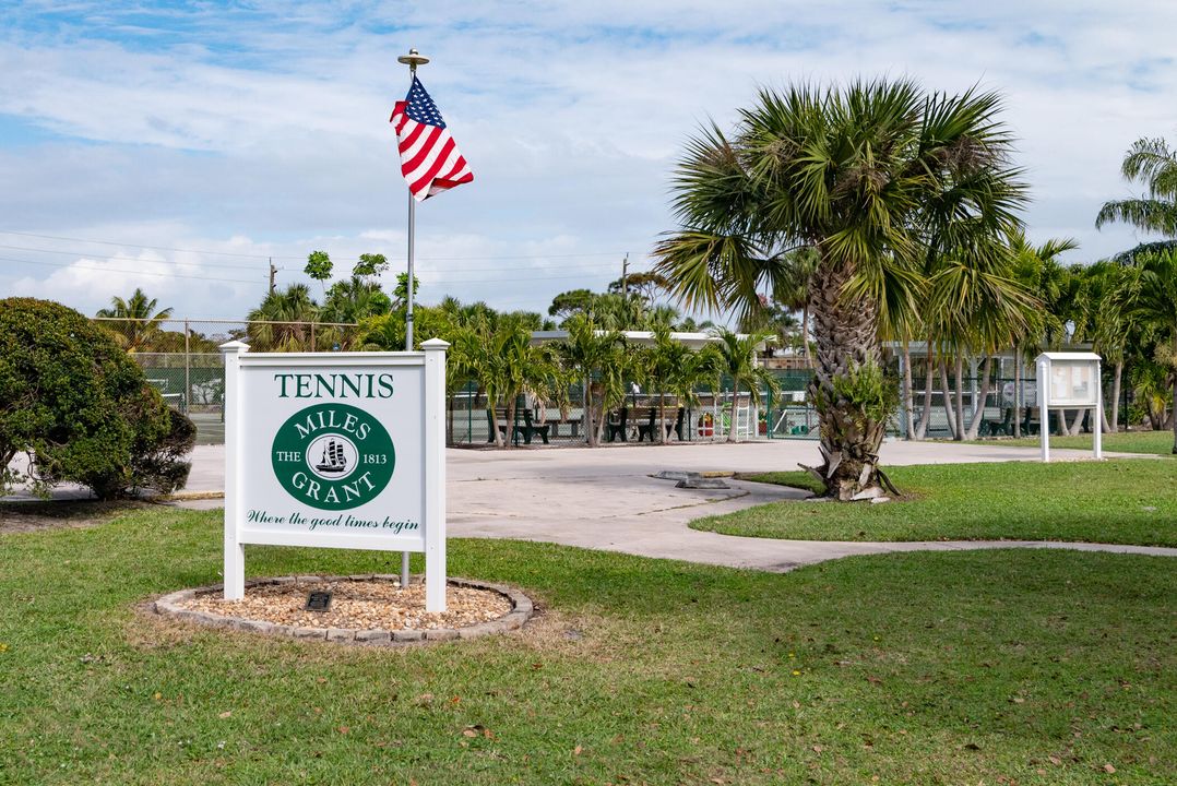 For Sale: $218,500 (2 beds, 2 baths, 1186 Square Feet)