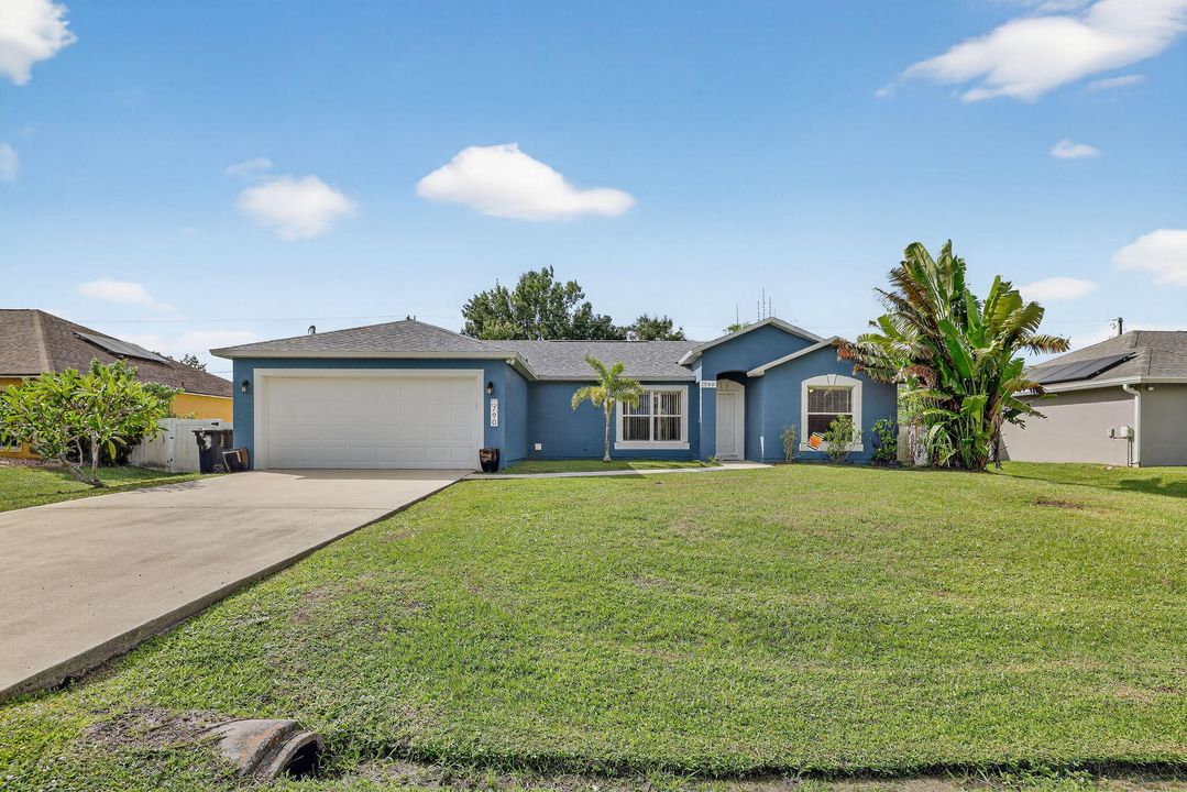 Недавно продано: $330,000 (3 спален, 2 ванн, 1376 Квадратных фут)