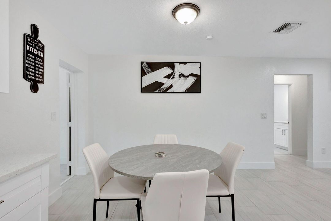 Active With Contract: $2,950 (3 beds, 2 baths, 1261 Square Feet)