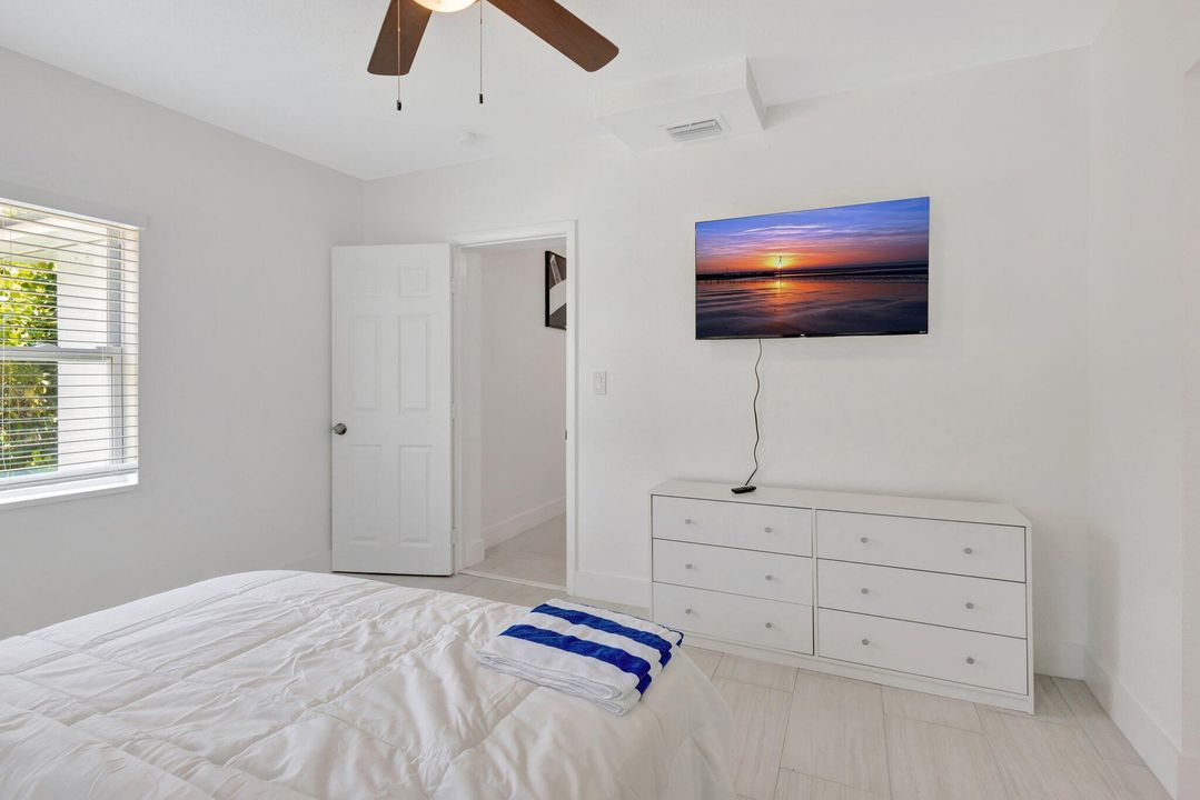 Active With Contract: $2,950 (3 beds, 2 baths, 1261 Square Feet)