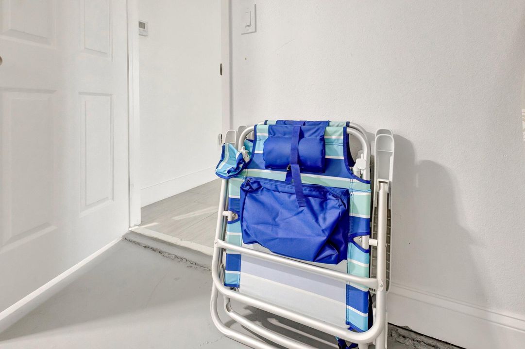 Active With Contract: $2,950 (3 beds, 2 baths, 1261 Square Feet)