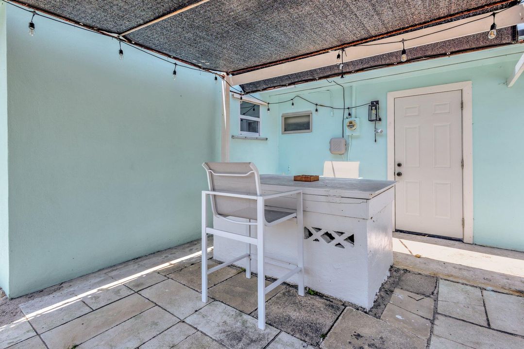 Active With Contract: $2,950 (3 beds, 2 baths, 1261 Square Feet)