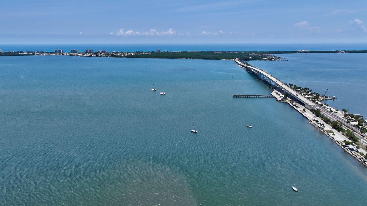 Active With Contract: $2,950 (3 beds, 2 baths, 1261 Square Feet)