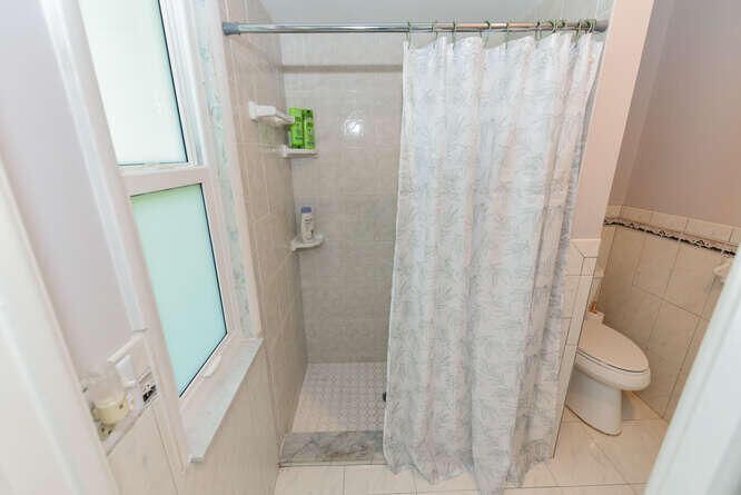 待售: $489,000 (2 贝兹, 2 浴室, 1774 平方英尺)