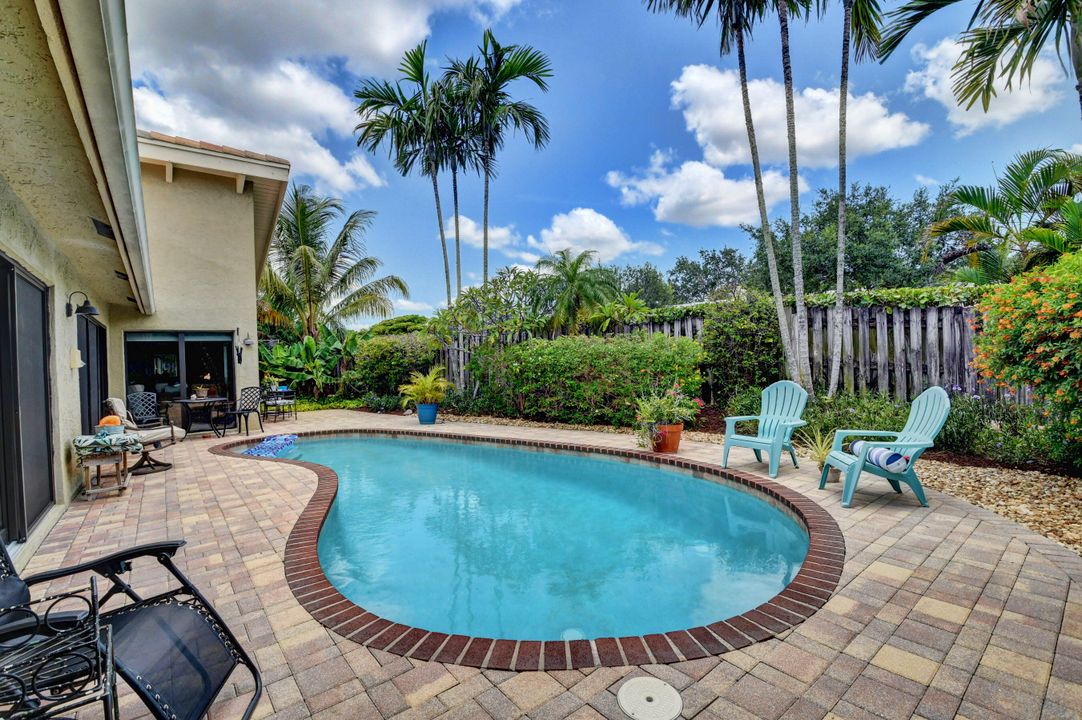 Activo con contrato: $5,500 (3 camas, 2 baños, 2144 Pies cuadrados)