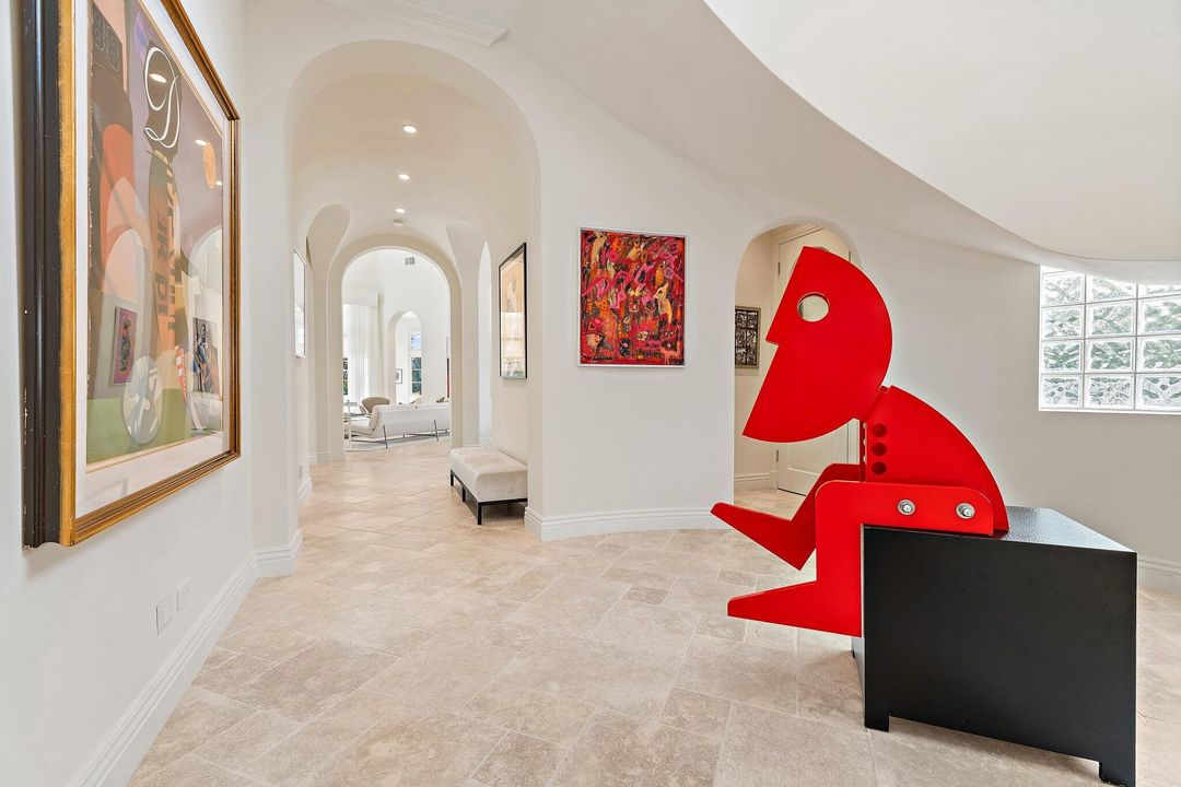 Под контрактом: $5,995,000 (5 спален, 4 ванн, 4765 Квадратных фут)