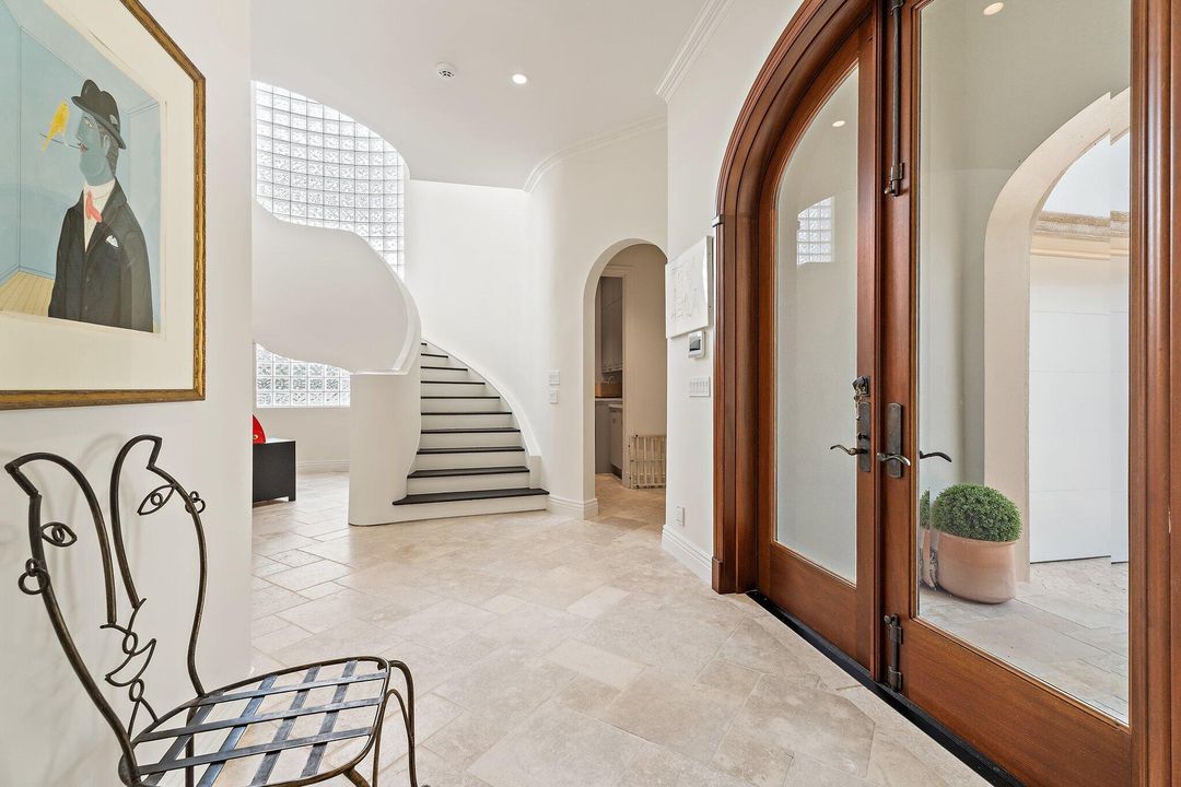 Под контрактом: $5,995,000 (5 спален, 4 ванн, 4765 Квадратных фут)