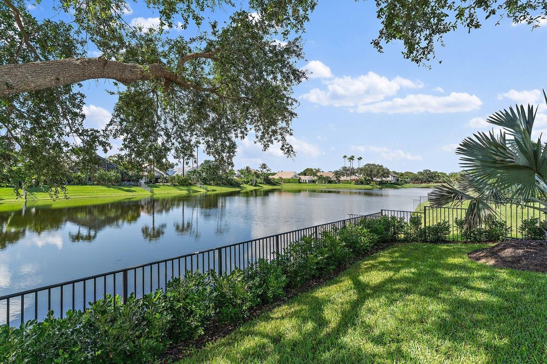 Под контрактом: $5,995,000 (5 спален, 4 ванн, 4765 Квадратных фут)