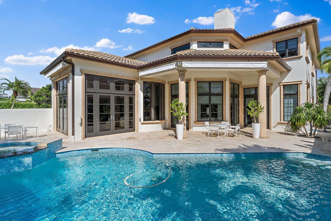 Под контрактом: $5,995,000 (5 спален, 4 ванн, 4765 Квадратных фут)