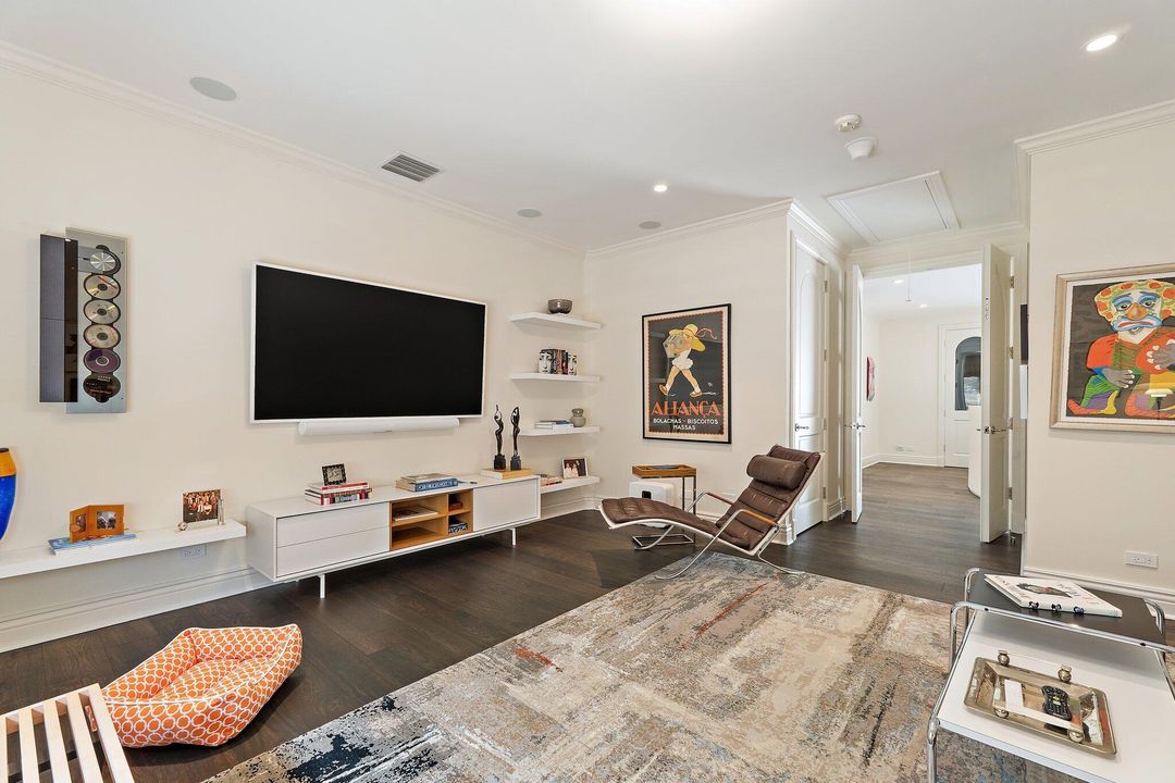 Под контрактом: $5,995,000 (5 спален, 4 ванн, 4765 Квадратных фут)