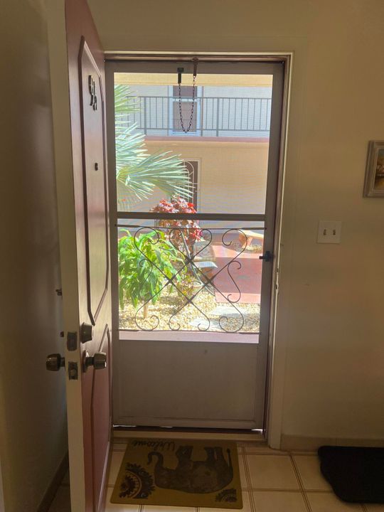 For Sale: $109,900 (2 beds, 2 baths, 920 Square Feet)