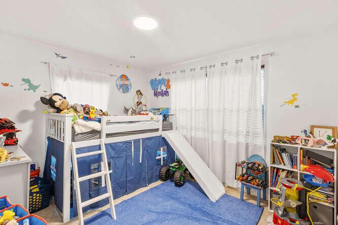 Active With Contract: $409,900 (3 beds, 1 baths, 1033 Square Feet)