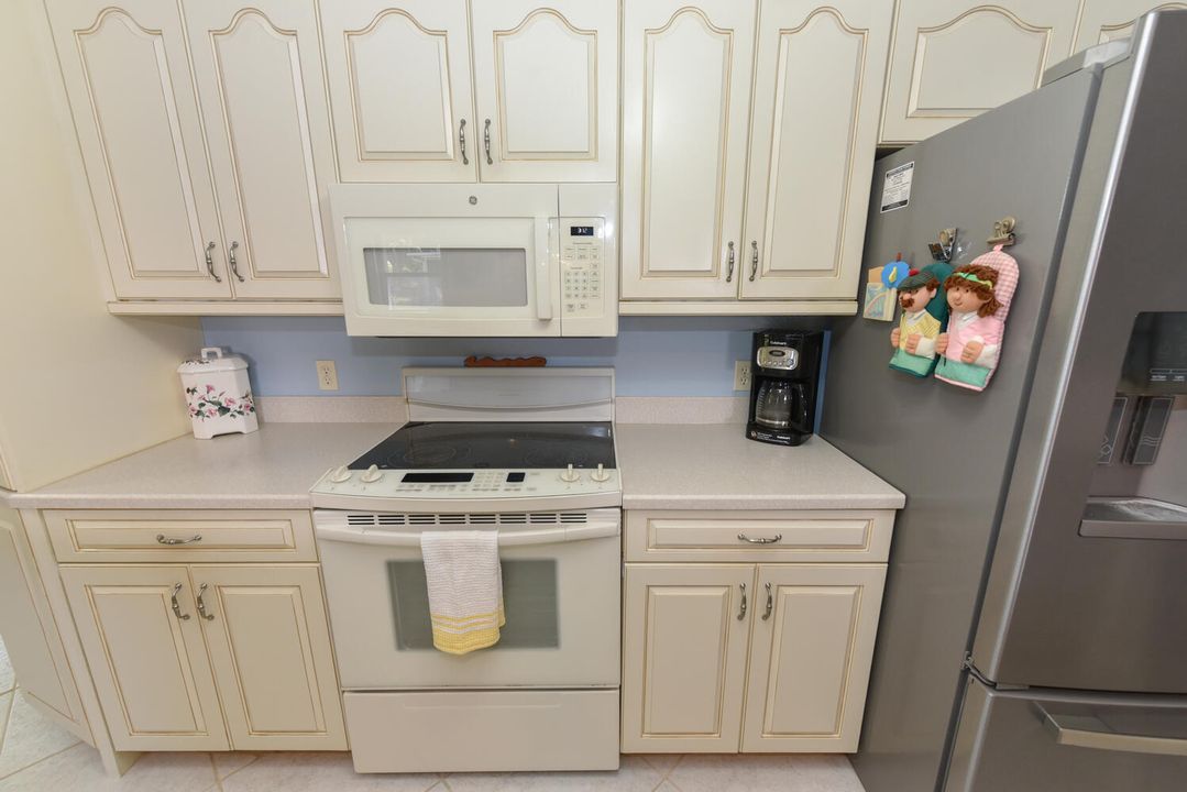 合同活跃: $535,000 (3 贝兹, 2 浴室, 2303 平方英尺)