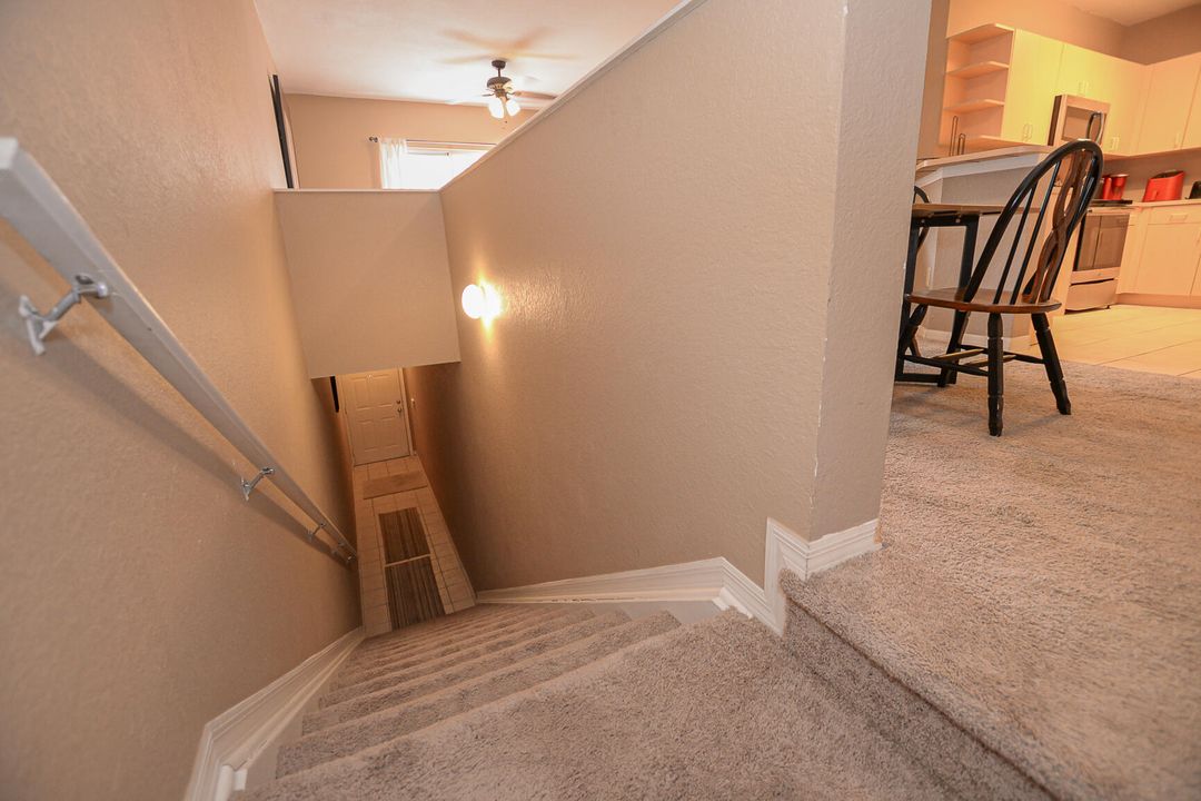 For Sale: $160,000 (1 beds, 1 baths, 875 Square Feet)