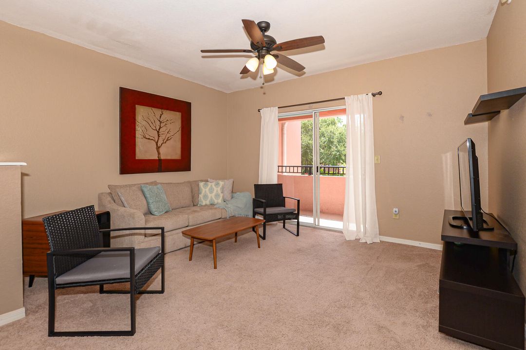 For Sale: $160,000 (1 beds, 1 baths, 875 Square Feet)