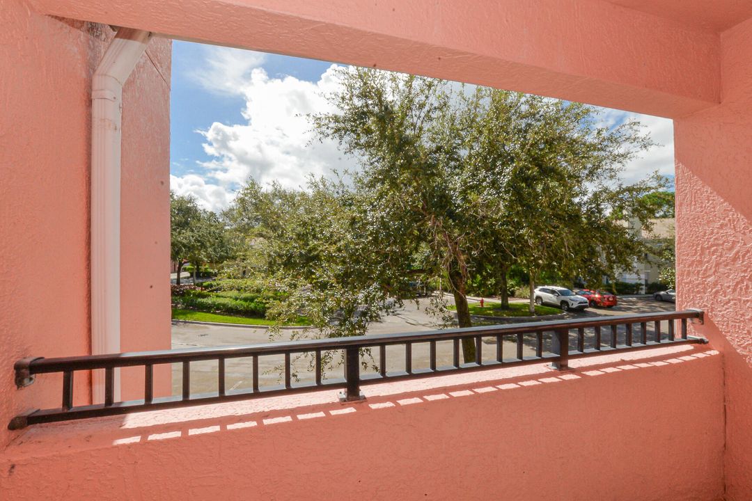 For Sale: $160,000 (1 beds, 1 baths, 875 Square Feet)