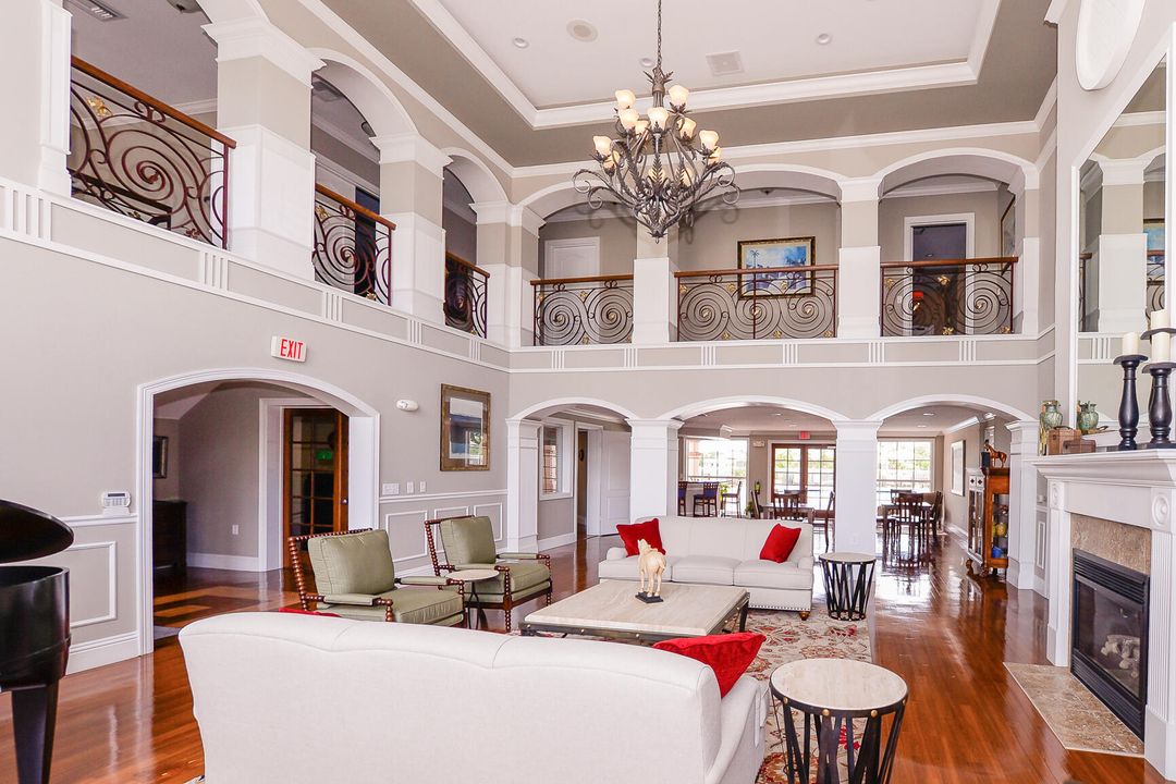 For Sale: $160,000 (1 beds, 1 baths, 875 Square Feet)