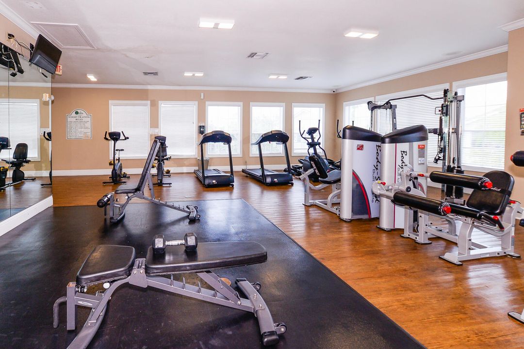 For Sale: $160,000 (1 beds, 1 baths, 875 Square Feet)