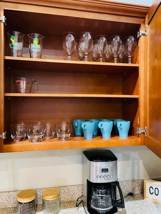 Под контрактом: $5,000 (3 спален, 2 ванн, 1275 Квадратных фут)