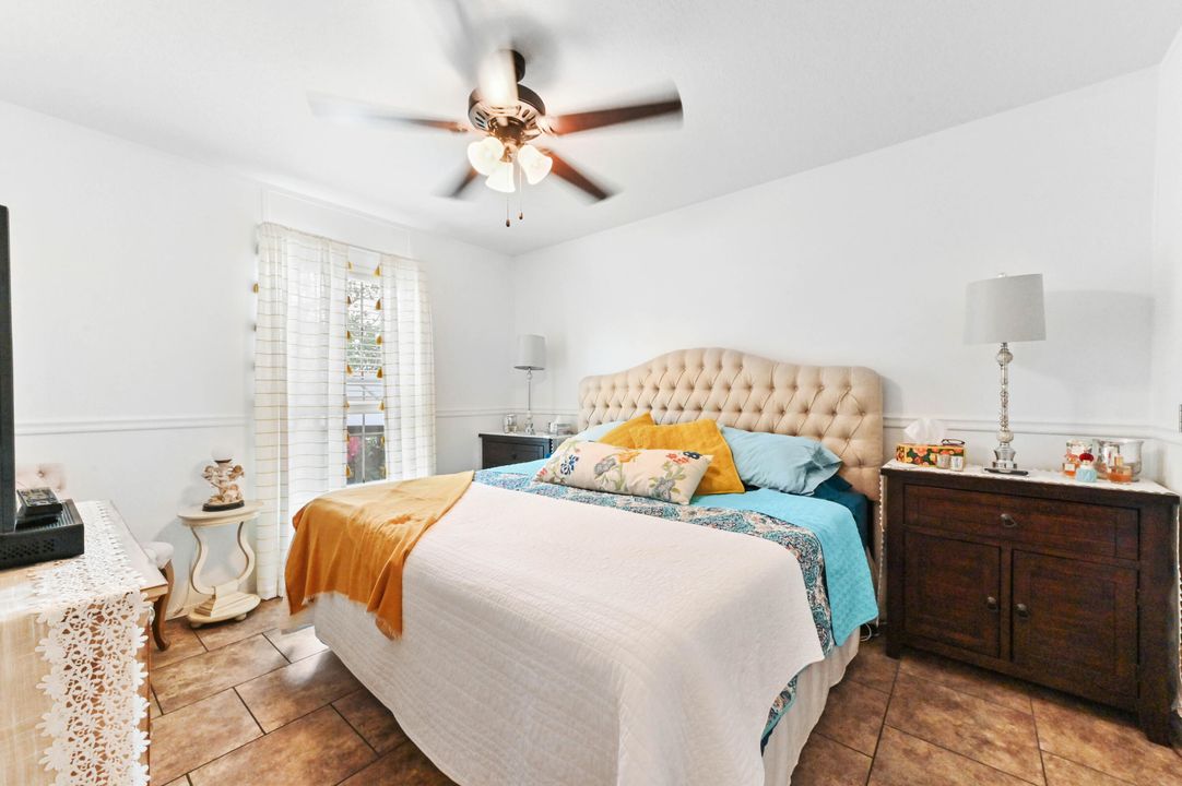 待售: $175,000 (2 贝兹, 2 浴室, 832 平方英尺)