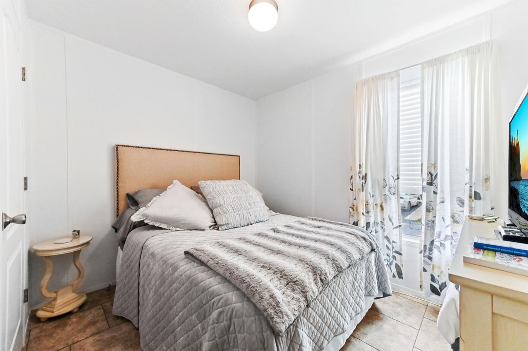 待售: $175,000 (2 贝兹, 2 浴室, 832 平方英尺)