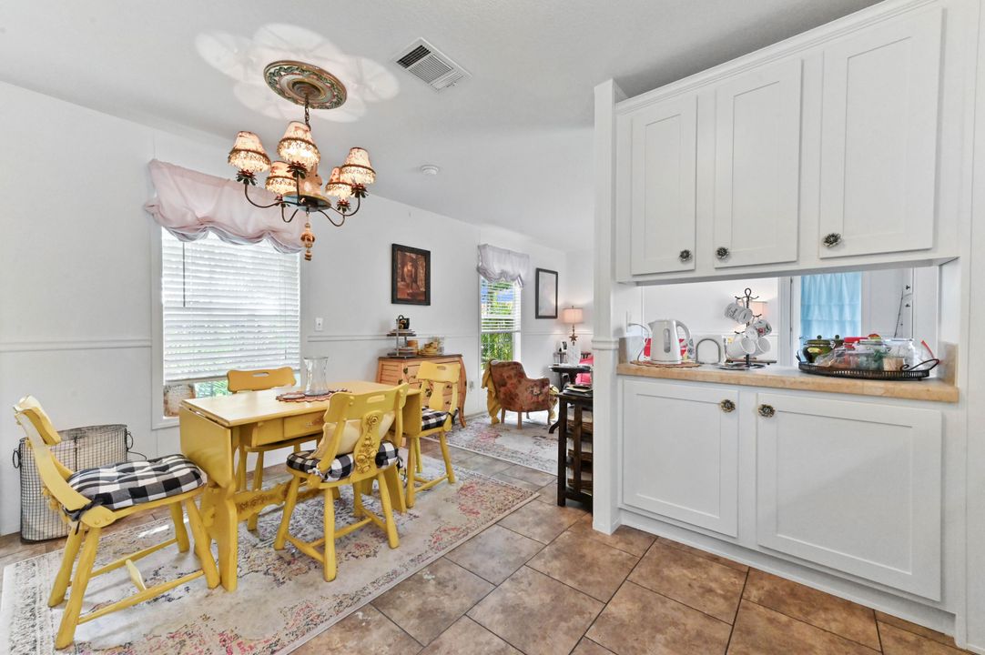 待售: $175,000 (2 贝兹, 2 浴室, 832 平方英尺)