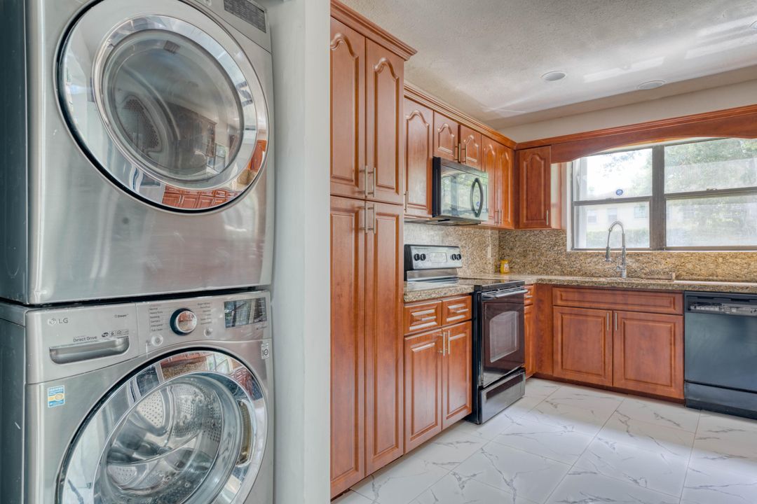 En Venta: $405,000 (3 camas, 2 baños, 1684 Pies cuadrados)