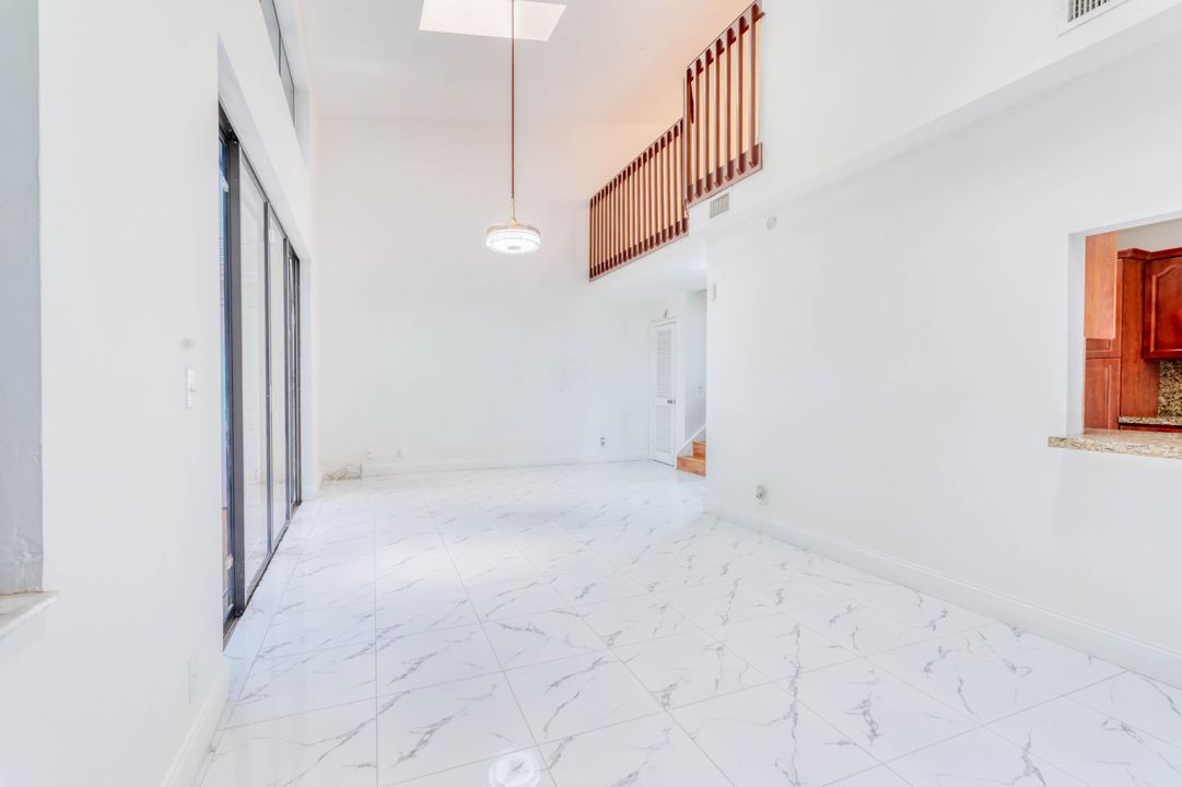 En Venta: $405,000 (3 camas, 2 baños, 1684 Pies cuadrados)