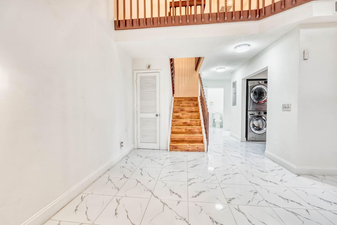 En Venta: $405,000 (3 camas, 2 baños, 1684 Pies cuadrados)